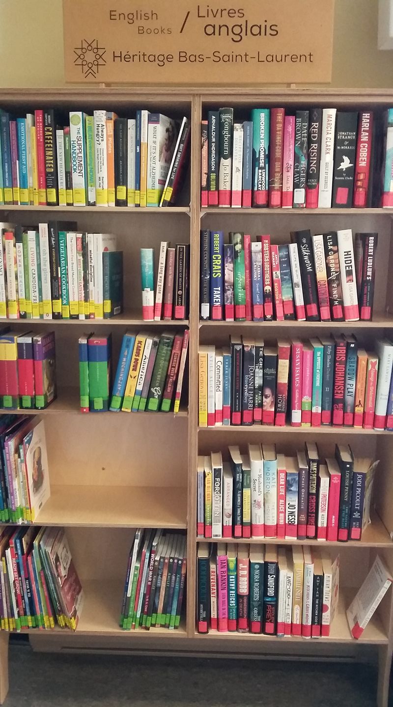Collection de livres en anglais à la Bibliothèque Françoise-Bédard