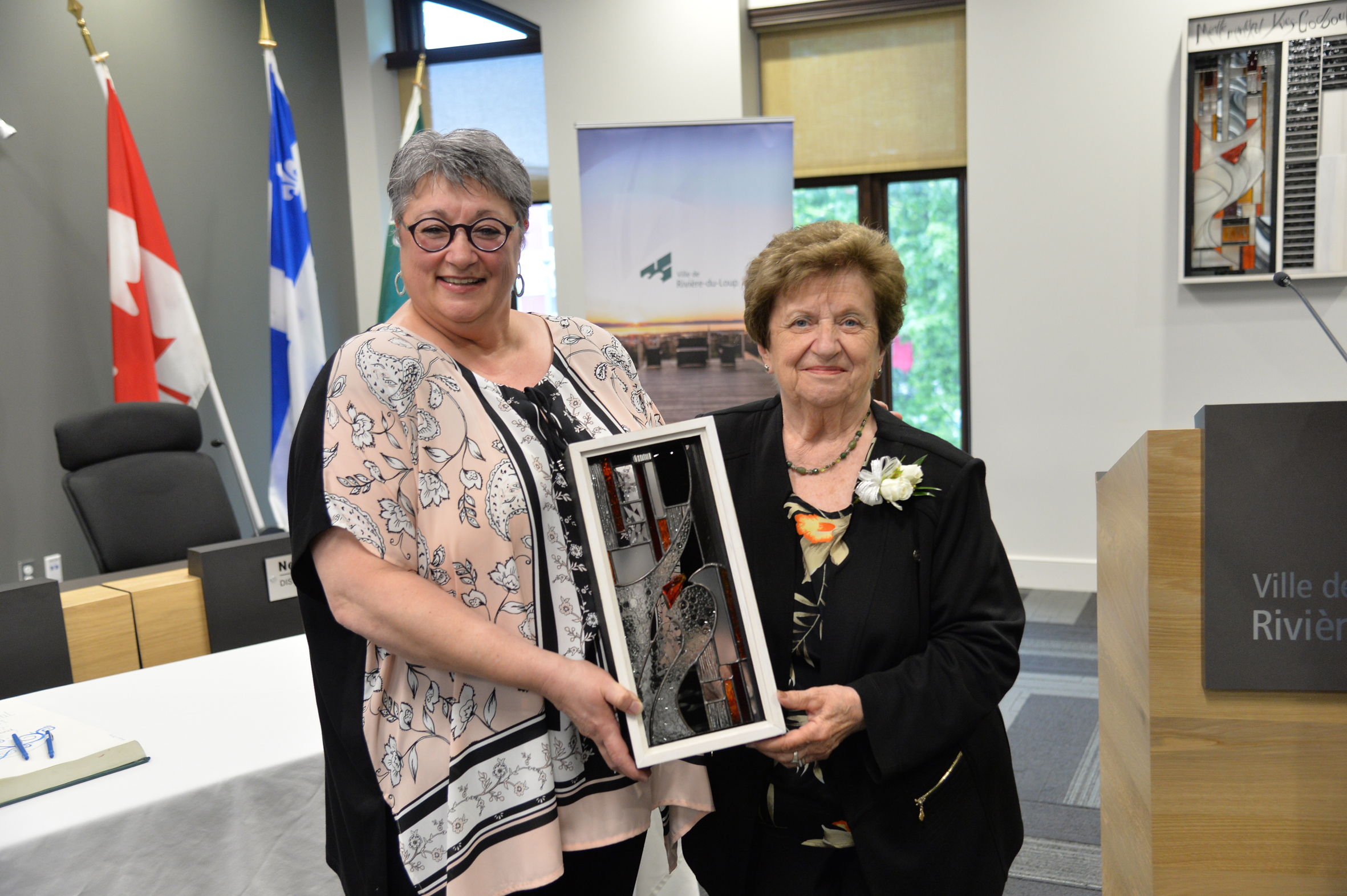 Madame Marielle Raymond reçoit le prestigieux Mérite municipal Yves-Godbout